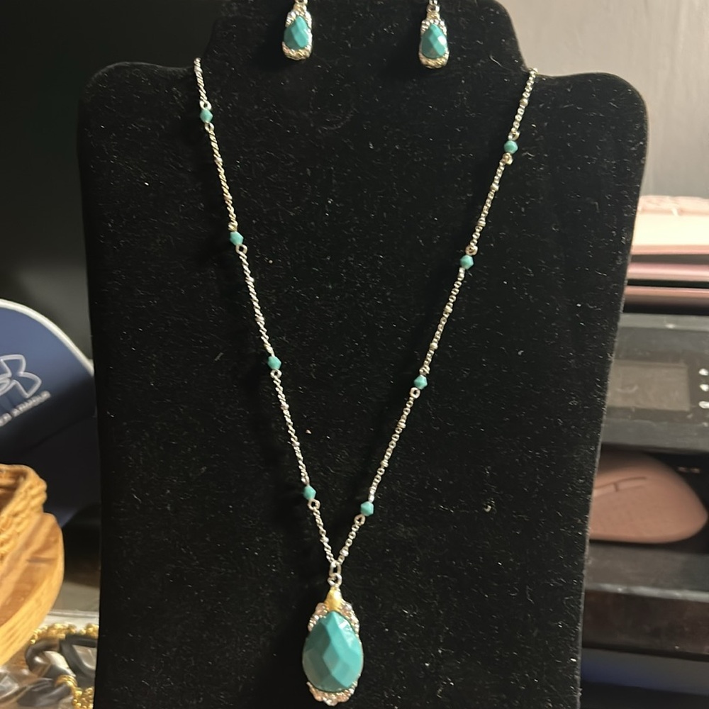 Elegant Silver and Turquoise Pendant Necklace and Earring Set